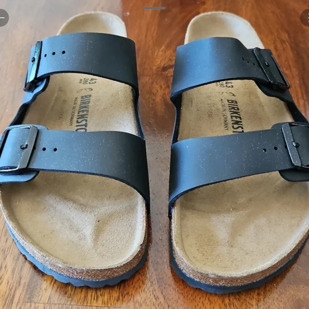 NEW Black Birkenstocks Arizona Size 43.